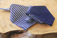 Load image into Gallery viewer, Blue Houndstooth Bandana